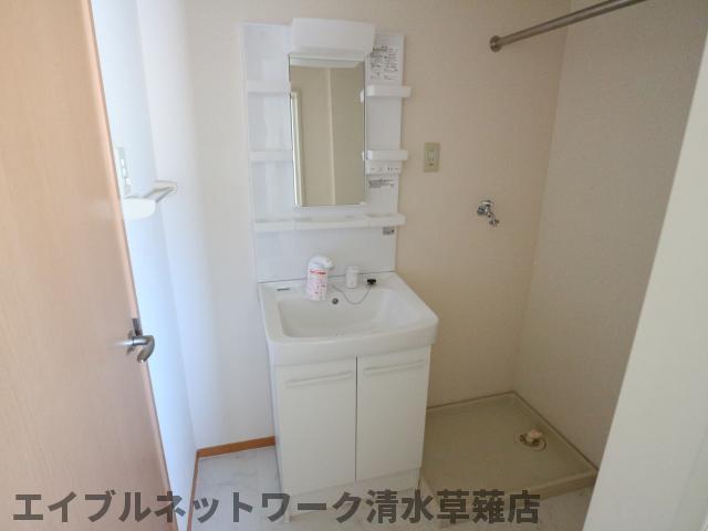 洗面設備　コンパクトで使いやすい洗面所