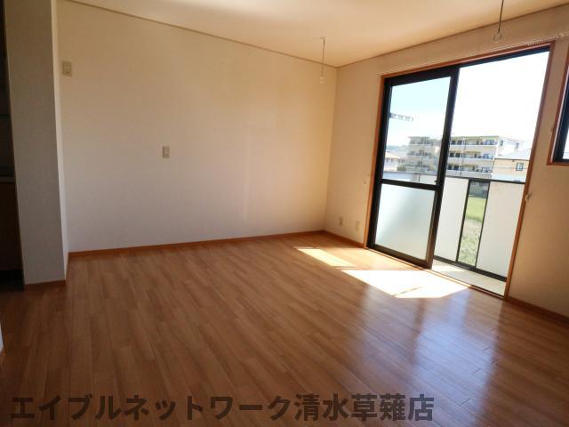 居室・リビング　使いやすい居間です