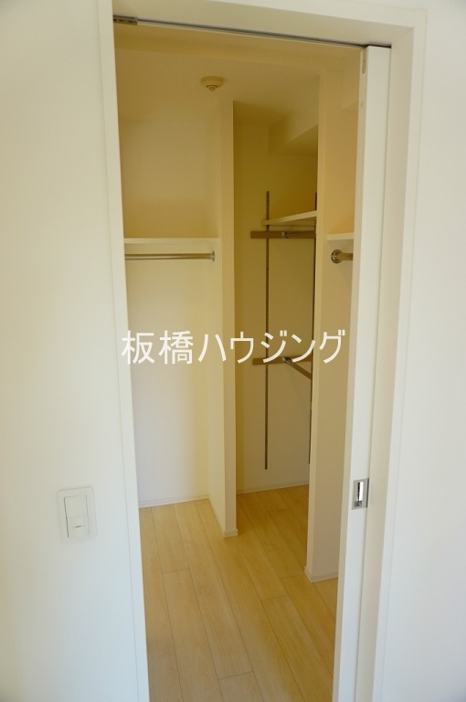 収納　ウォークインクローゼット