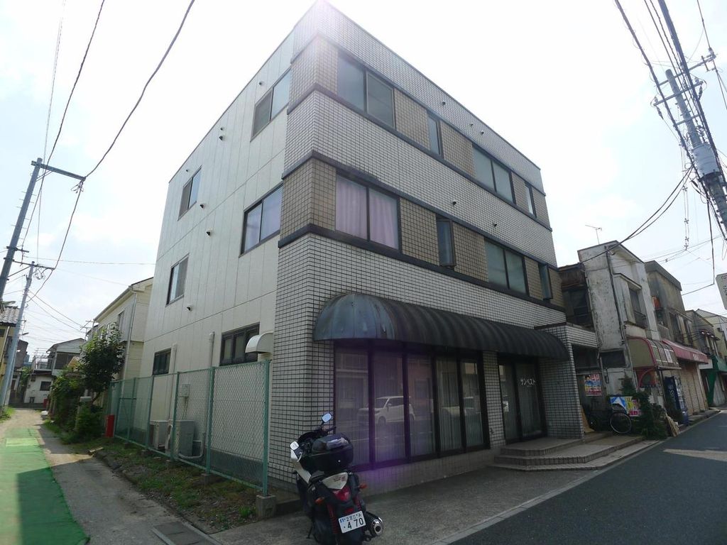 松戸市松戸新田のマンションの建物外観