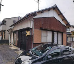 小松町新屋敷甲1308-4借家の建物外観