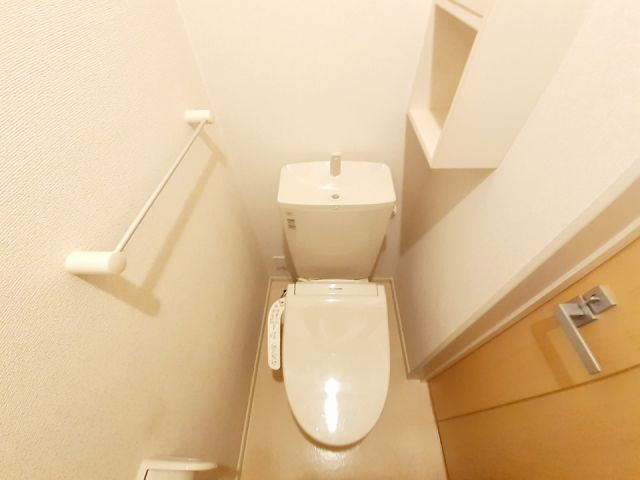 【ルポゼ　IIIのトイレ】