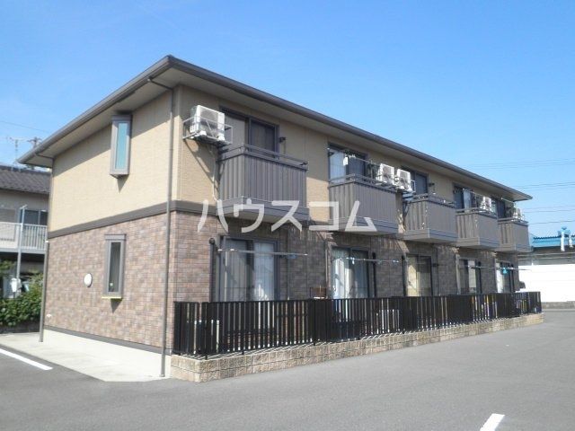 羽島市正木町須賀本村のアパートの建物外観