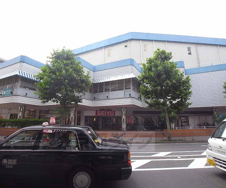 【京都市山科区音羽前出町のマンションのスーパー】