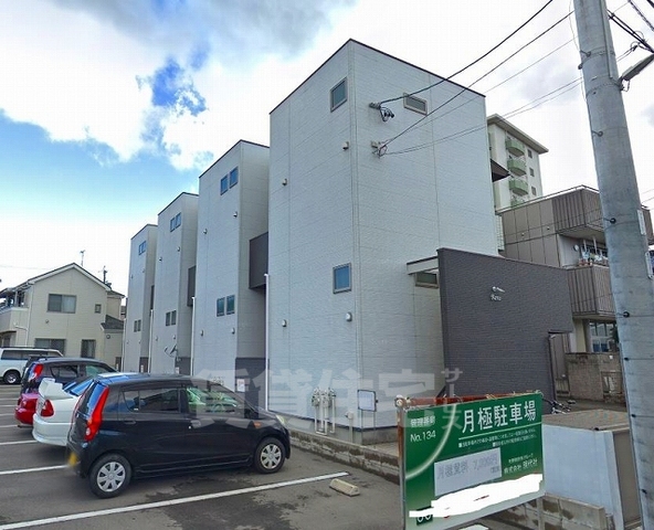 名古屋市中川区花塚町のアパートの建物外観