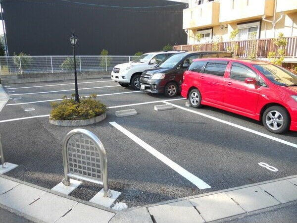 【ヴィラ長湫の駐車場】