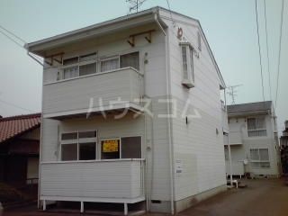 羽島市正木町須賀赤松のアパートの建物外観
