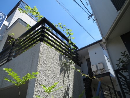 世田谷区松原のアパートの建物外観