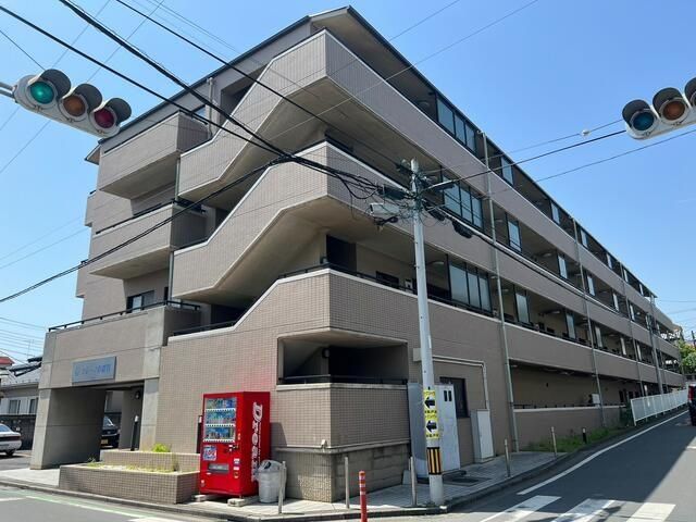 ふじみ野市富士見台のマンションの建物外観