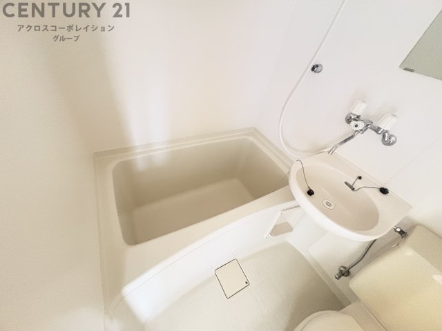 バス・シャワールーム　シンプルなユニットバスです