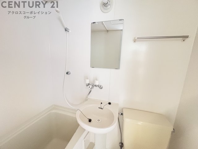 洗面設備　浴室内に洗面台付き！