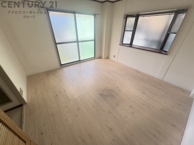 居室・リビング　独立キッチンのため洋室を広々と使用できます