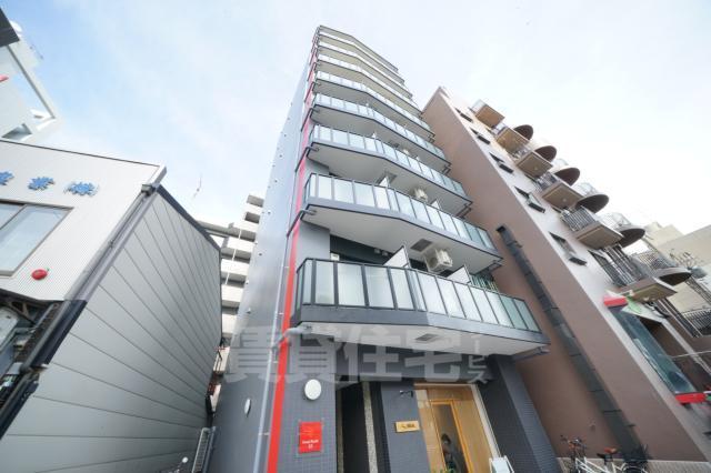 【大阪市西成区玉出中のマンションの建物外観】