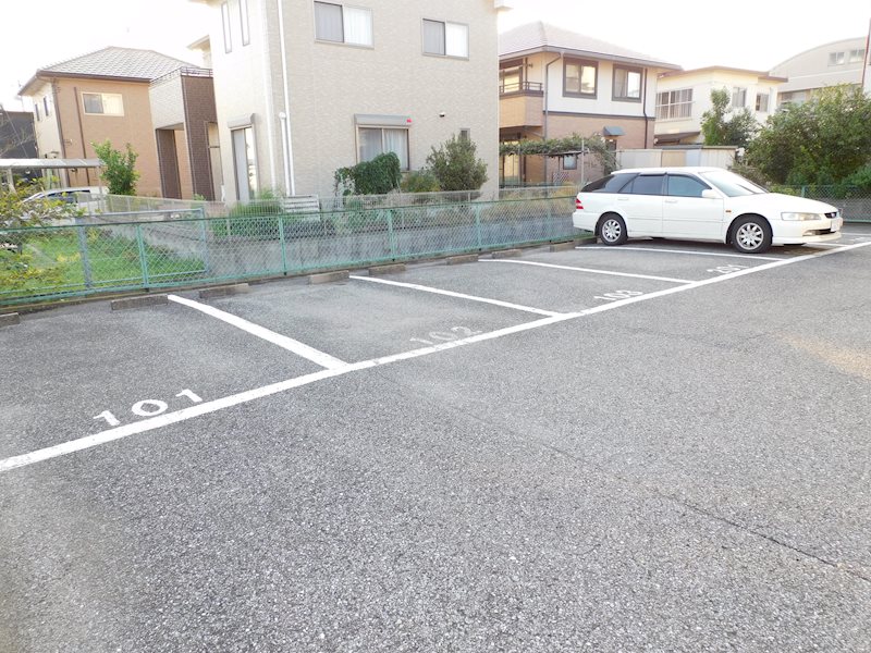 【市原市姉崎のアパートの駐車場】