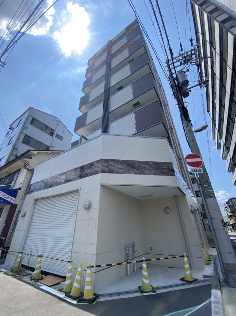 【大阪市港区八幡屋のマンションの建物外観】