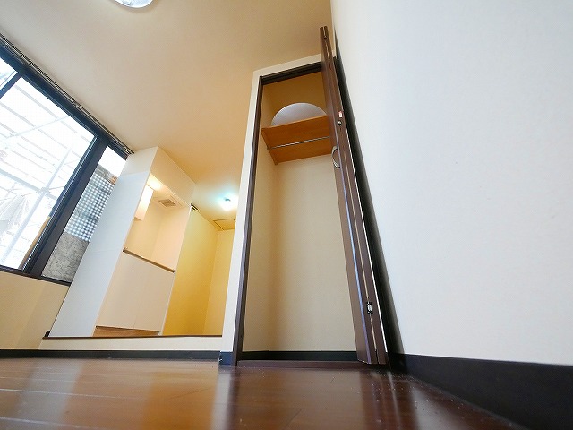 居室・リビング　広々とした洋室です