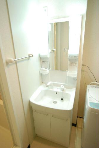 洗面設備　同タイプ写真の為、現況優先。