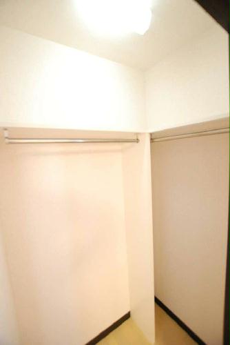 収納　同タイプ写真の為、現況優先。