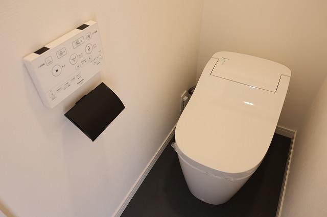 トイレ　トイレ