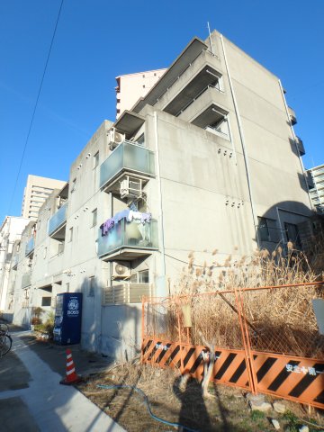 【大阪市西成区山王のマンションの建物外観】