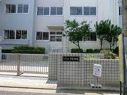 【サンヴェールポニーの小学校】