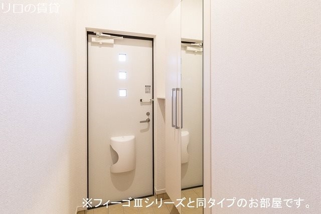 【糟屋郡粕屋町仲原のアパートの玄関】