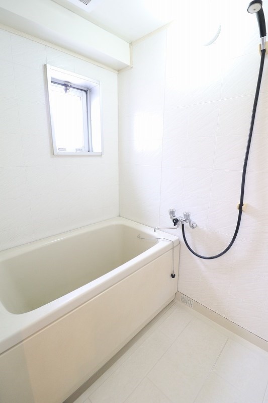 バス・シャワールーム　別部屋写真使用