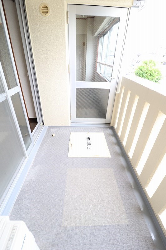 バルコニー　別部屋写真使用
