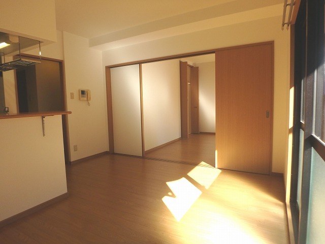 居室・リビング　９．９帖のＬＤＫ！