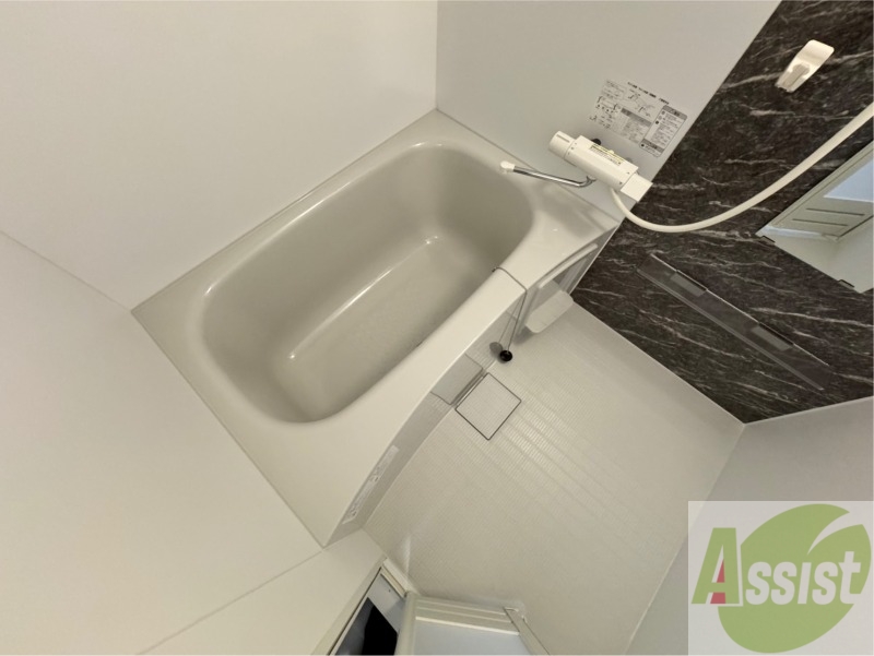 バス・シャワールーム　お風呂になります。一日の疲れを癒してくださいね。