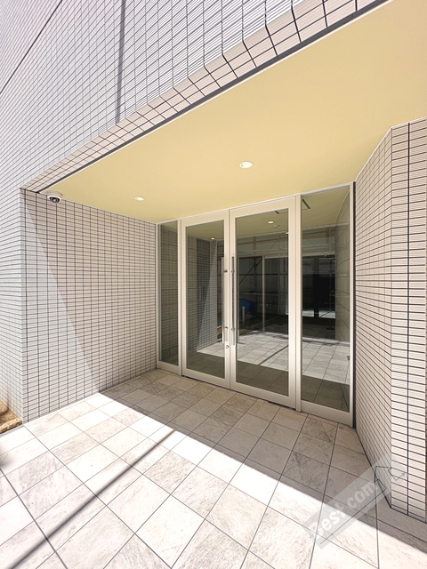 エントランス　オートロック付きで部外者シャットアウト♪