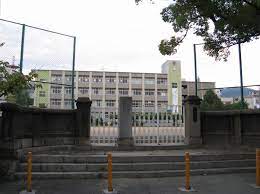 小学校　神戸市立御影小学校（小学校）まで385m