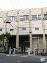 中学校　烏帽子中学校（中学校）まで213m