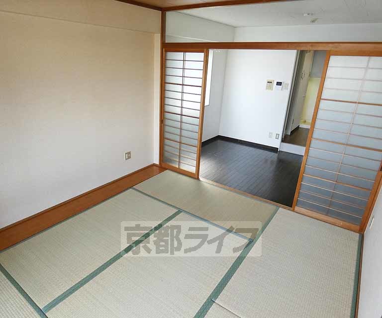 居室・リビング　広々としたお部屋です。