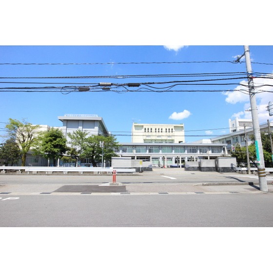 小学校　国立富山大学人間発達科学部附属小（小学校）まで1061m