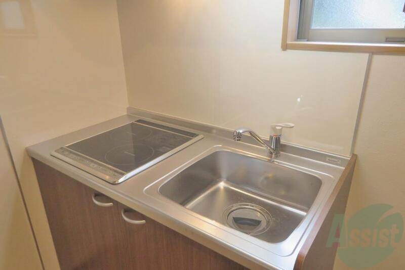 キッチン　ＩＨクッキングヒーターなので、お料理も楽チンですね。