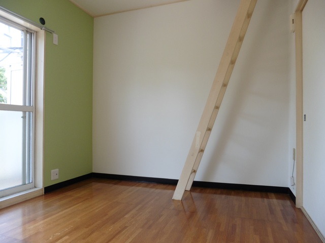 居室・リビング　※写真は他号室です