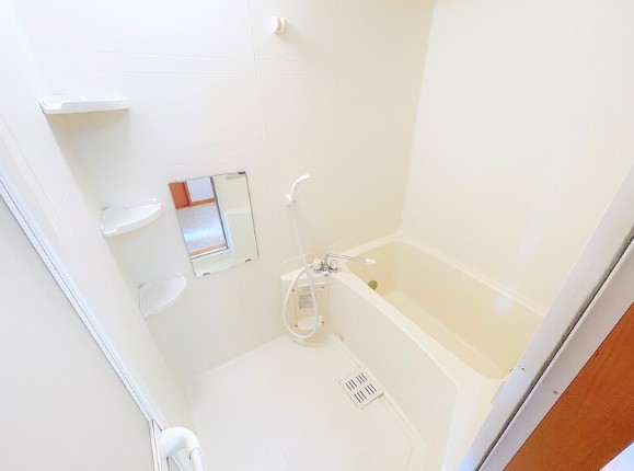 バス・シャワールーム　カースペースがあります