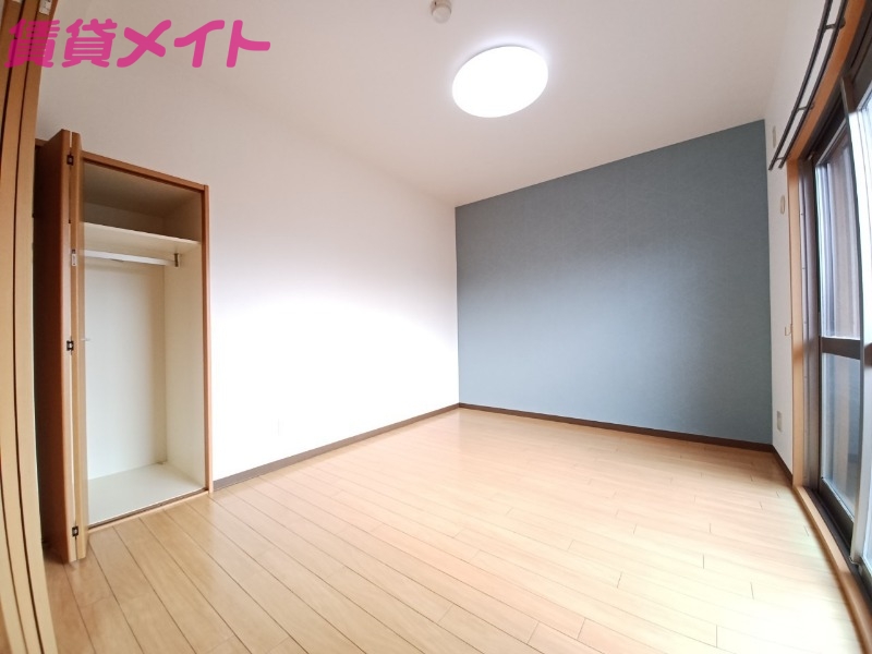 その他部屋・スペース　同物件別部屋（反転）写真