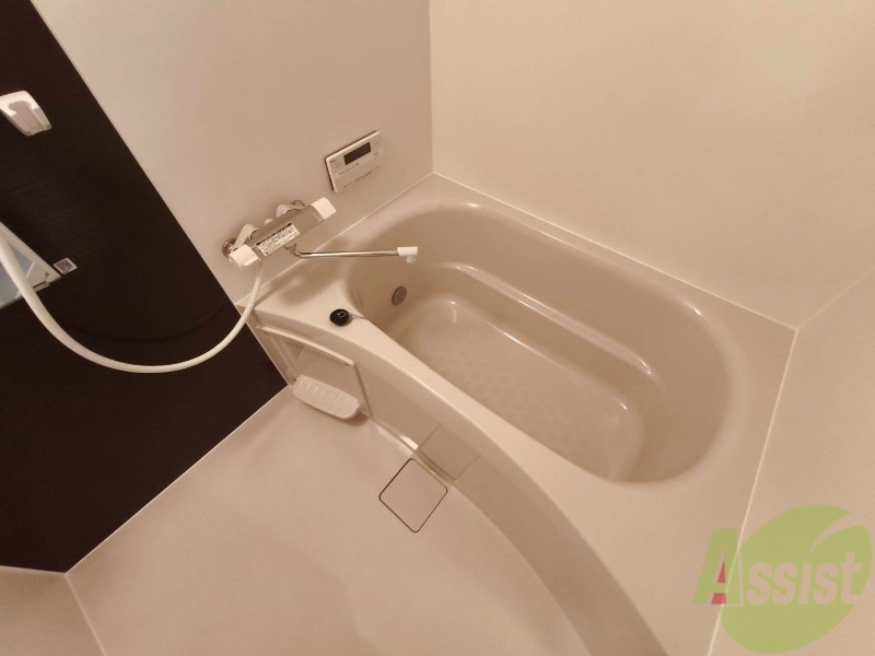 バス・シャワールーム　お風呂になります。一日の疲れを癒してくださいね。