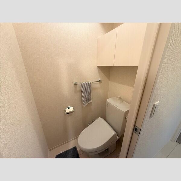 トイレ　温水洗浄暖房便座