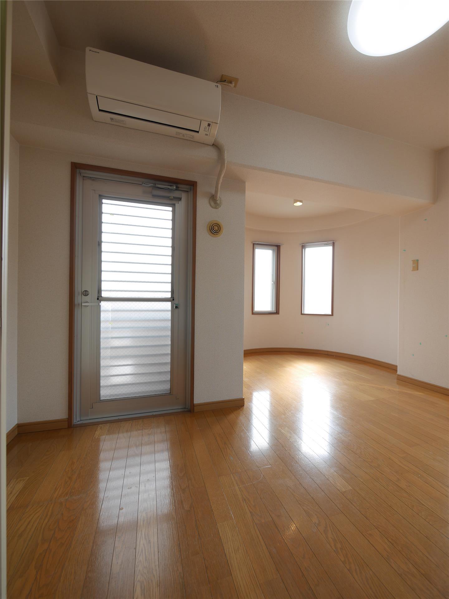 アグリード下曽根IIの居間写真