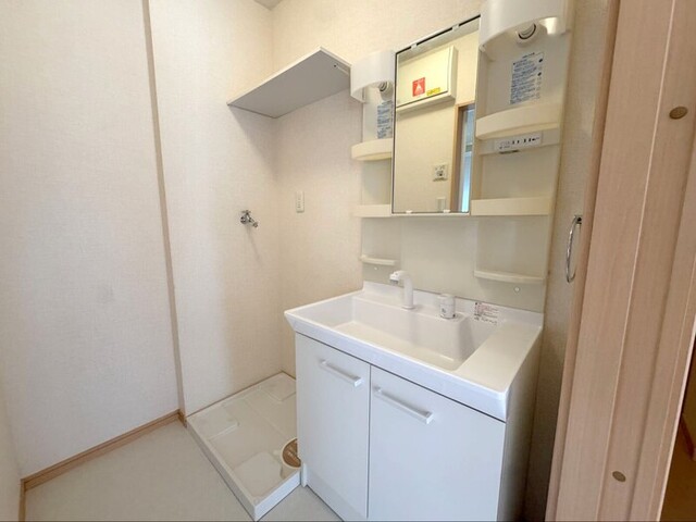 洗面設備　洗髪洗面化粧台