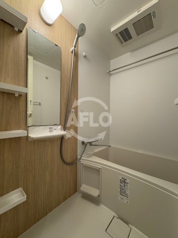 バス・シャワールーム　コンフォリア・リヴ大阪本町　浴室