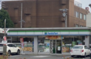 コンビニ　ファミリーマート 港陽一丁目店（コンビニ）まで358m