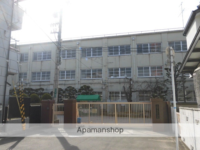 小学校　高槻市立大冠小学校（小学校）まで987m