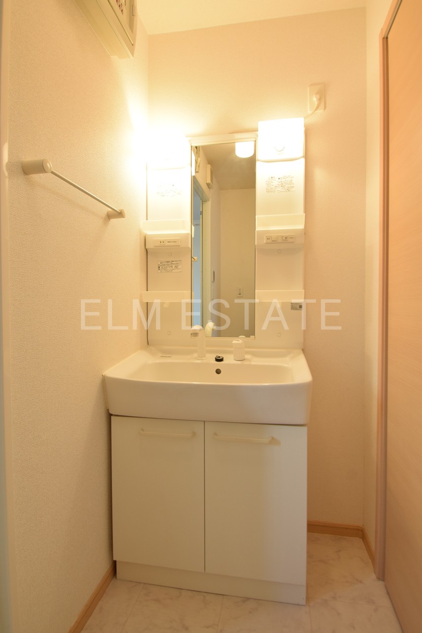 洗面設備　朝の忙しい時間に重宝するハンドシャワー水栓♪