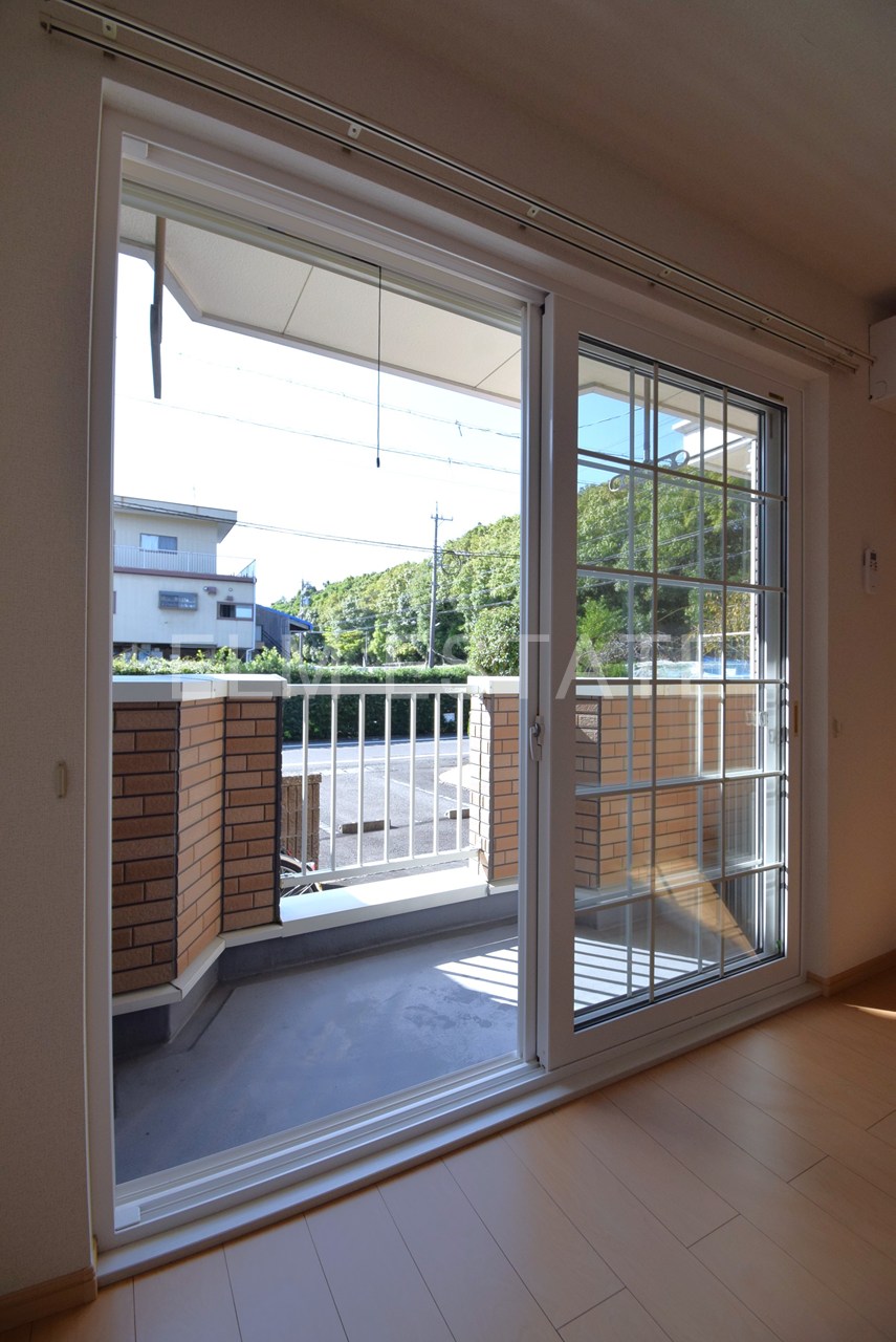 バルコニー　洗濯物からお布団までたっぷり干せる広さ☆