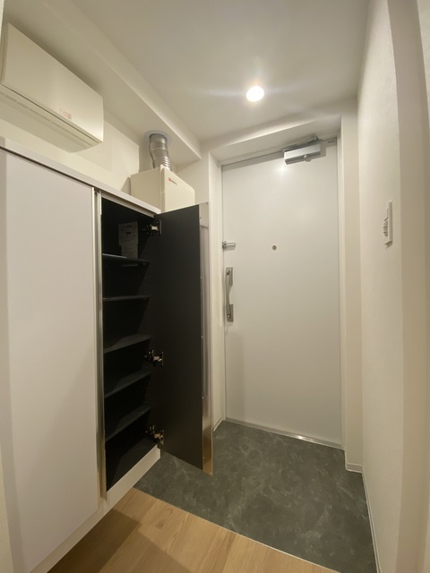 玄関　シューズボックス付☆いつでもスッキリ片付きますね！