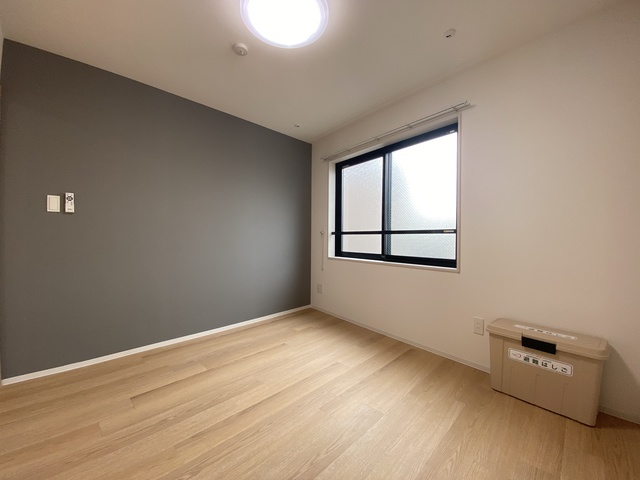 その他部屋・スペース　アクセントクロス仕様で、お部屋をオシャレに演出してくれます♪